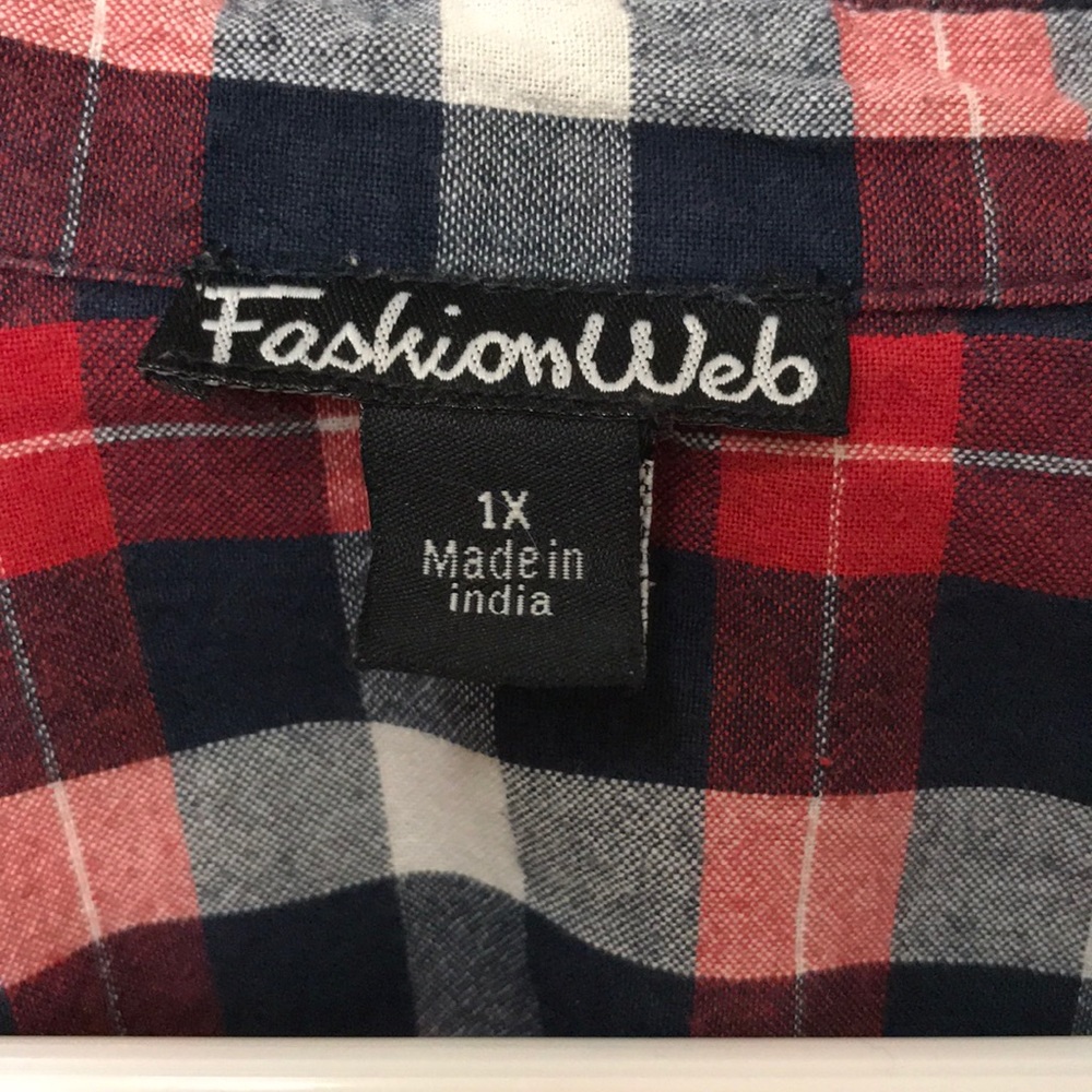 Fashion Web Plaid Button Down - Picture 3 of 6